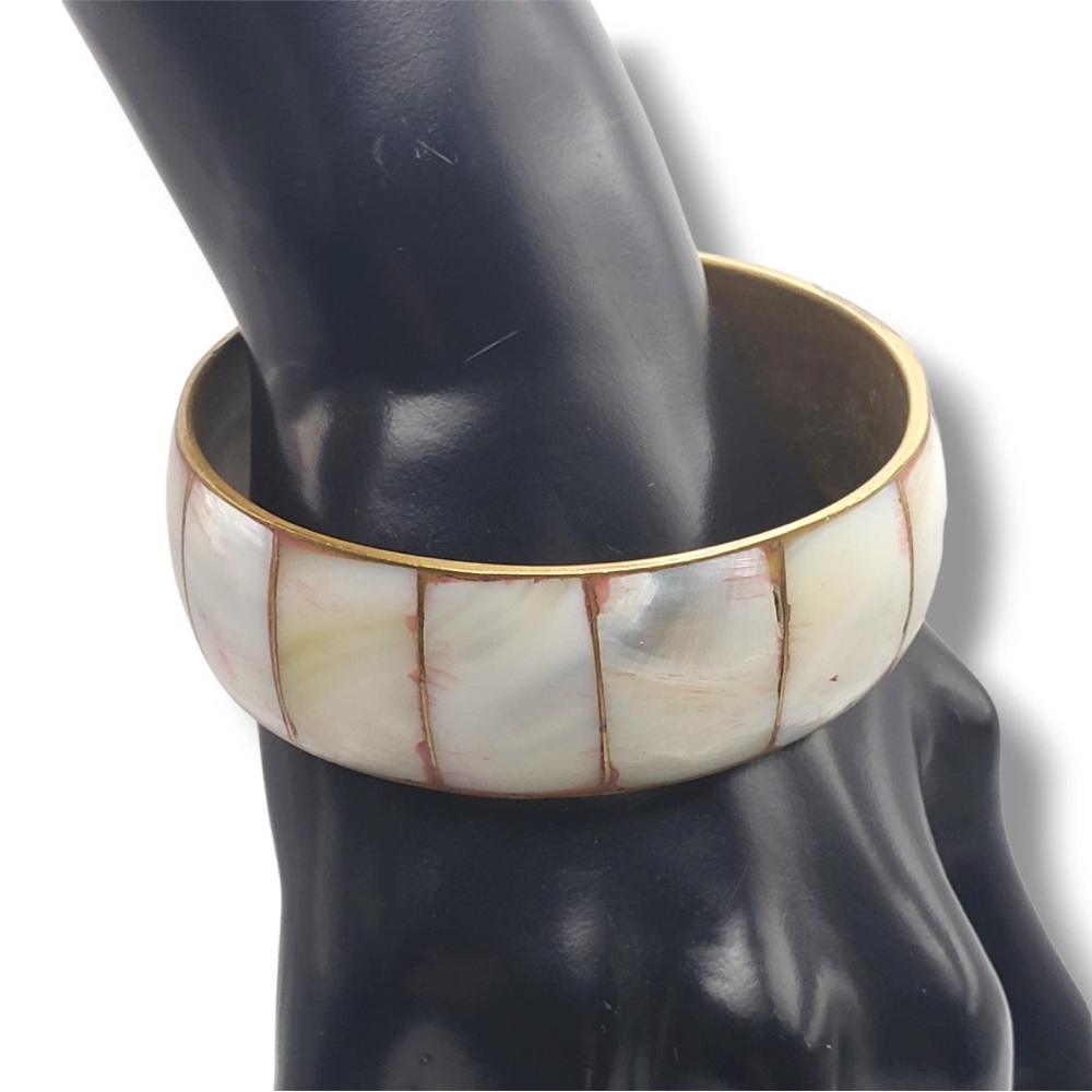 Vintage Mother of Pearl Gold and Cream Bracelet - Picture 2 of 4